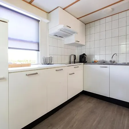 26, Gelegen In Het Bosrijke Met Prive Tuin! Horská chata *