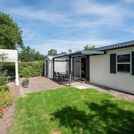 Horská chata 26, Gelegen In Het Bosrijke Met Prive Tuin! Oisterwijk