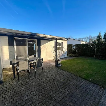Chalet 26, Gelegen In Het Bosrijke Met Privé Tuin! *