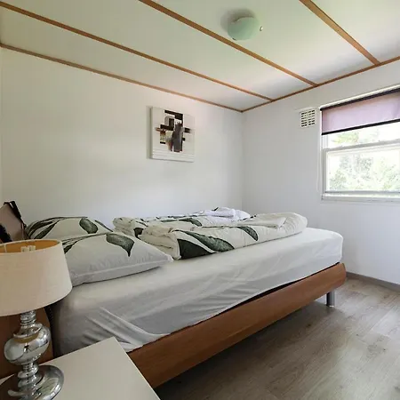 26, Gelegen In Het Bosrijke Met Privé Tuin!